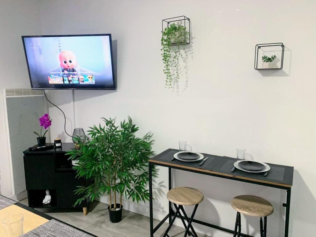 Apartmán Studio - 1 Min Rer - 10Min Disney & 30 Min Paris - Free Parking & Wifi Bussy-Saint-Georges Exteriér fotografie