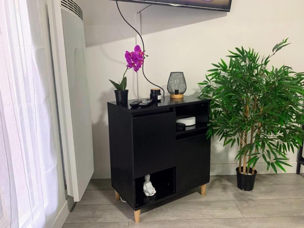 Apartmán Studio - 1 Min Rer - 10Min Disney & 30 Min Paris - Free Parking & Wifi Bussy-Saint-Georges Exteriér fotografie